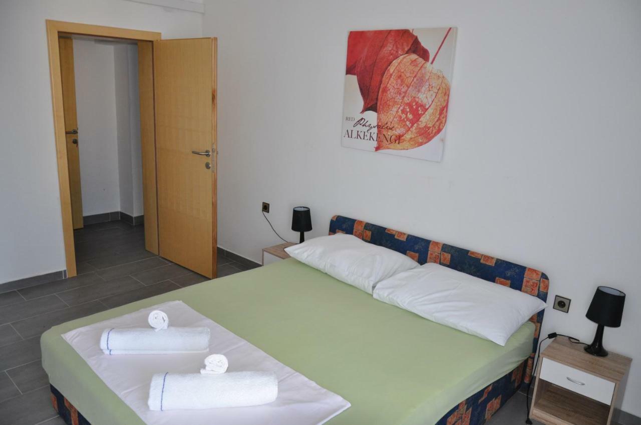 Batinic Apartmani 奥米什 外观 照片