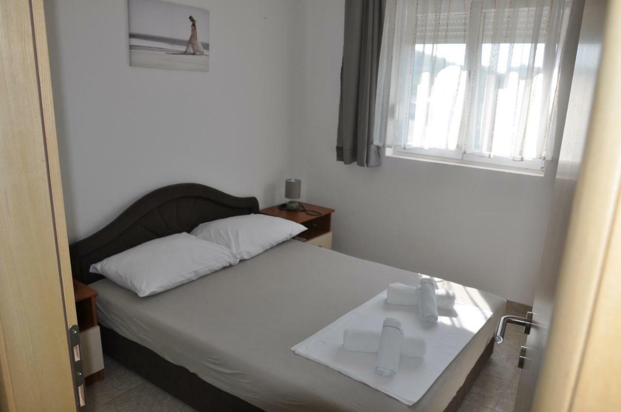 Batinic Apartmani 奥米什 外观 照片