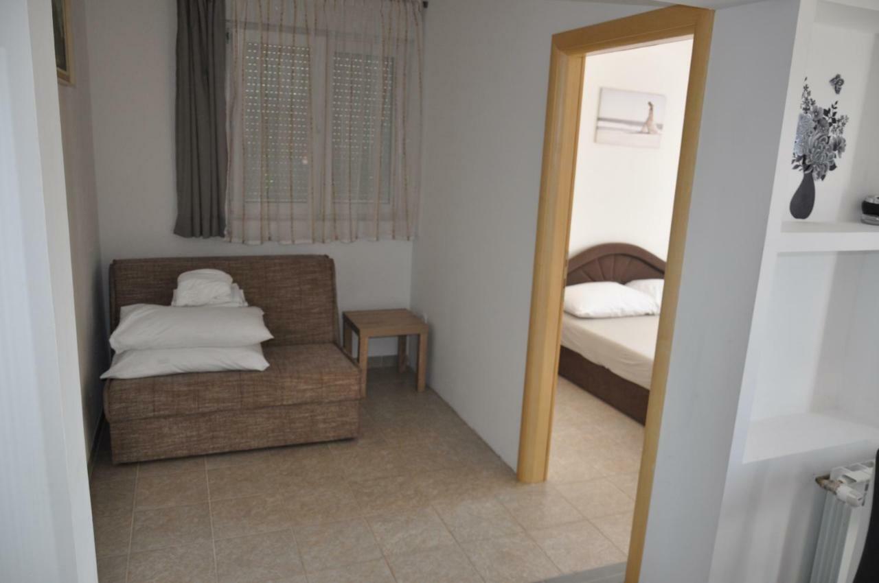 Batinic Apartmani 奥米什 外观 照片