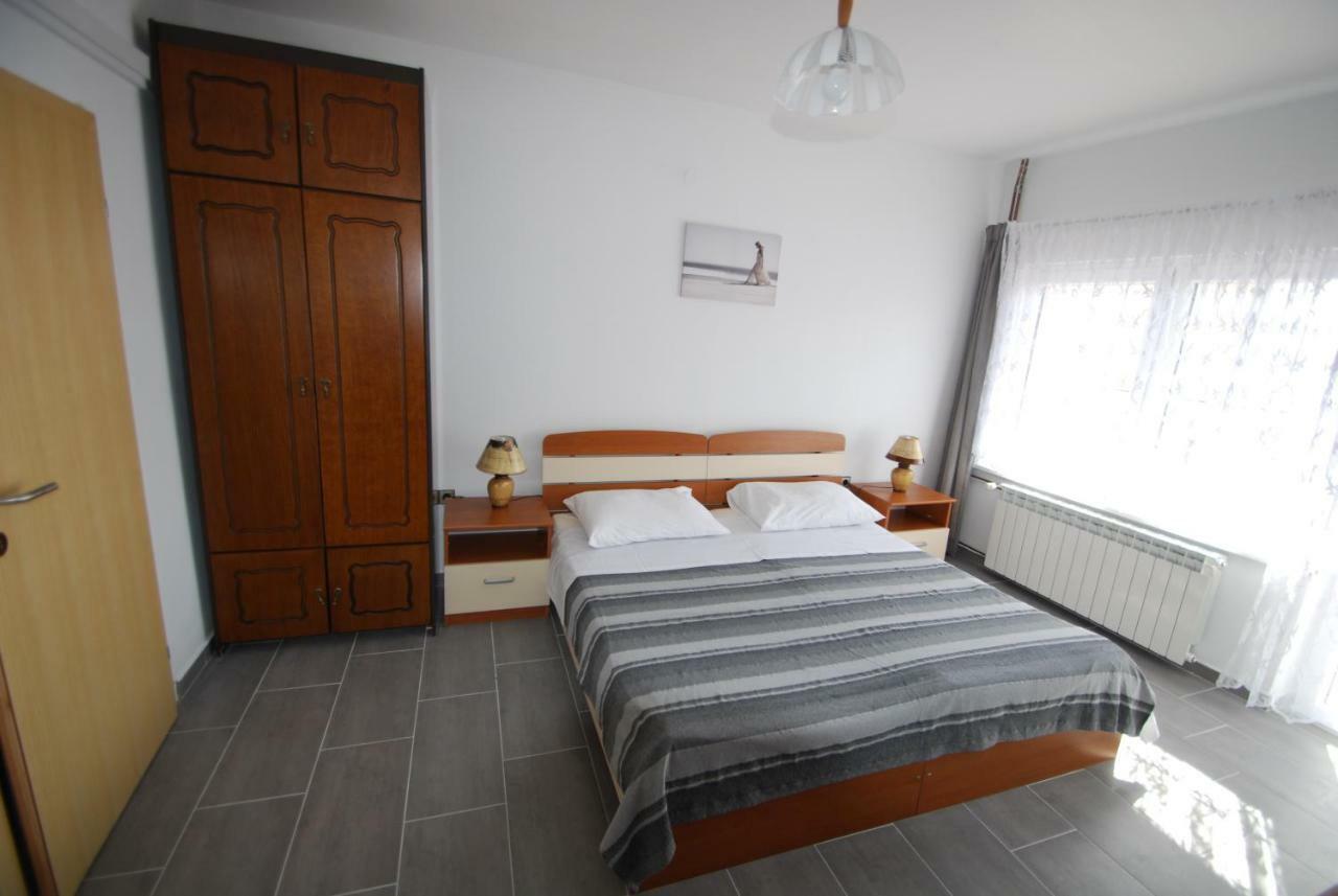 Batinic Apartmani 奥米什 外观 照片