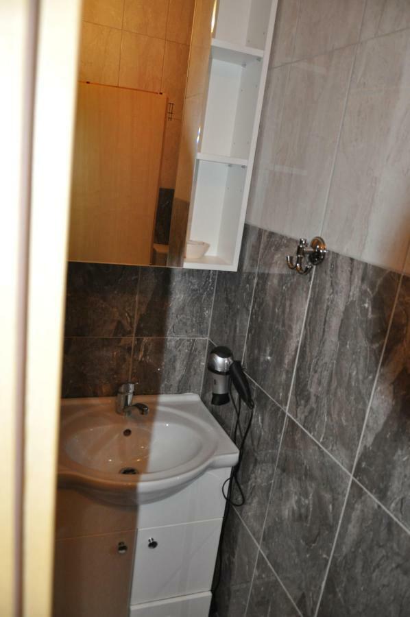 Batinic Apartmani 奥米什 外观 照片