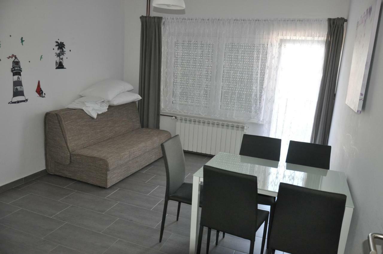 Batinic Apartmani 奥米什 外观 照片