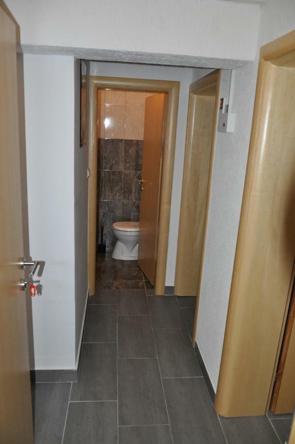 Batinic Apartmani 奥米什 外观 照片