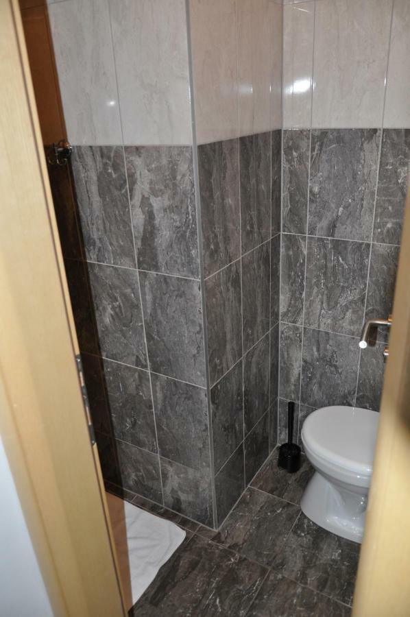 Batinic Apartmani 奥米什 外观 照片